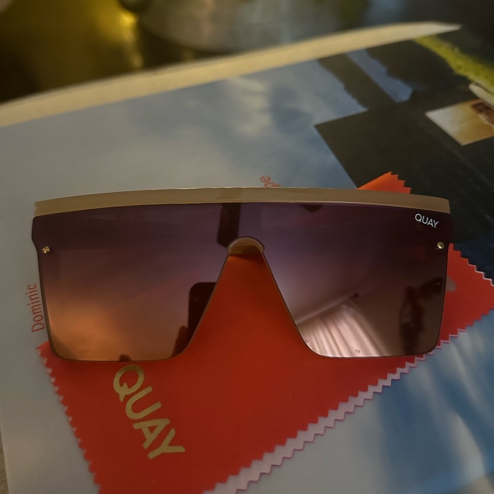 QUAY Sunglasses
